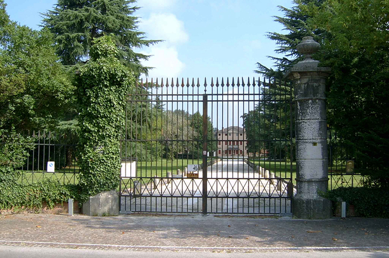 Villa Costanzo, Giauna-Bernardo
