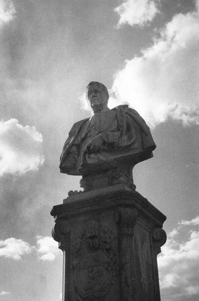 Monumento spagnolo a S. Pio X - Foto del FAST