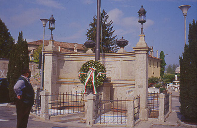 Monumento ai Caduti Ansa del Piave