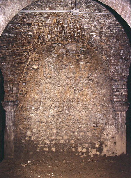 Particolare dell'interno della cripta