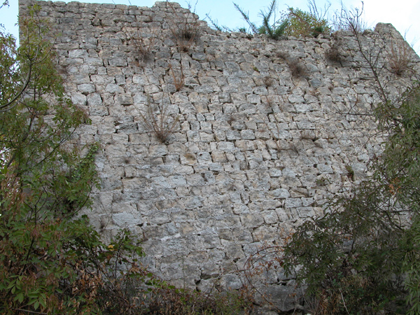 Particolare della Torre Nera presso la rocca di S. Augusta